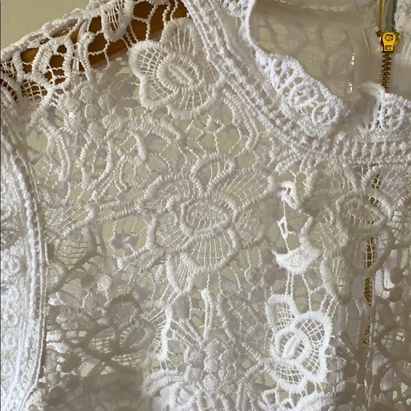 New white blouse - Picture 3 of 8